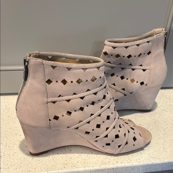 Michael Kors Uma Wedges Open Toe Ankle Boots Cement Suede Back Zipper Size 8.5 - Picture 7 of 9